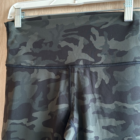 Lululemon Wunder Train High-Rise Tight 28" - Picture 3 of 4